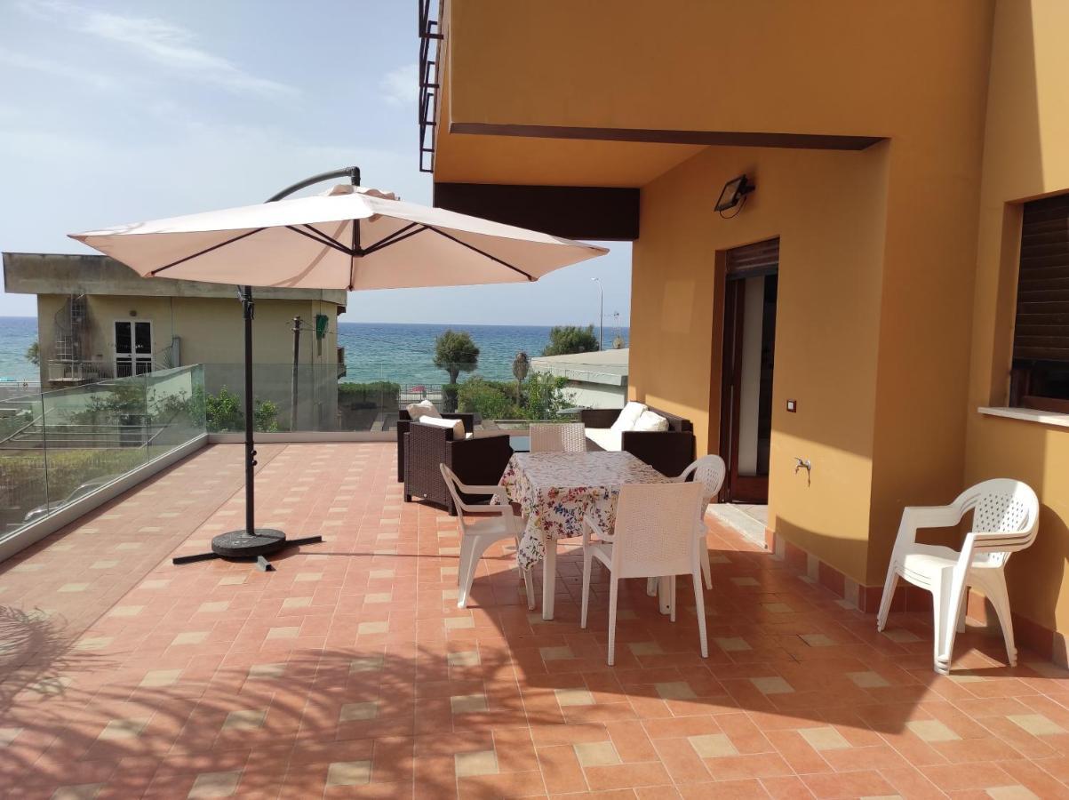 テッラチーナ Stella Di Mareヴィラ エクステリア 写真